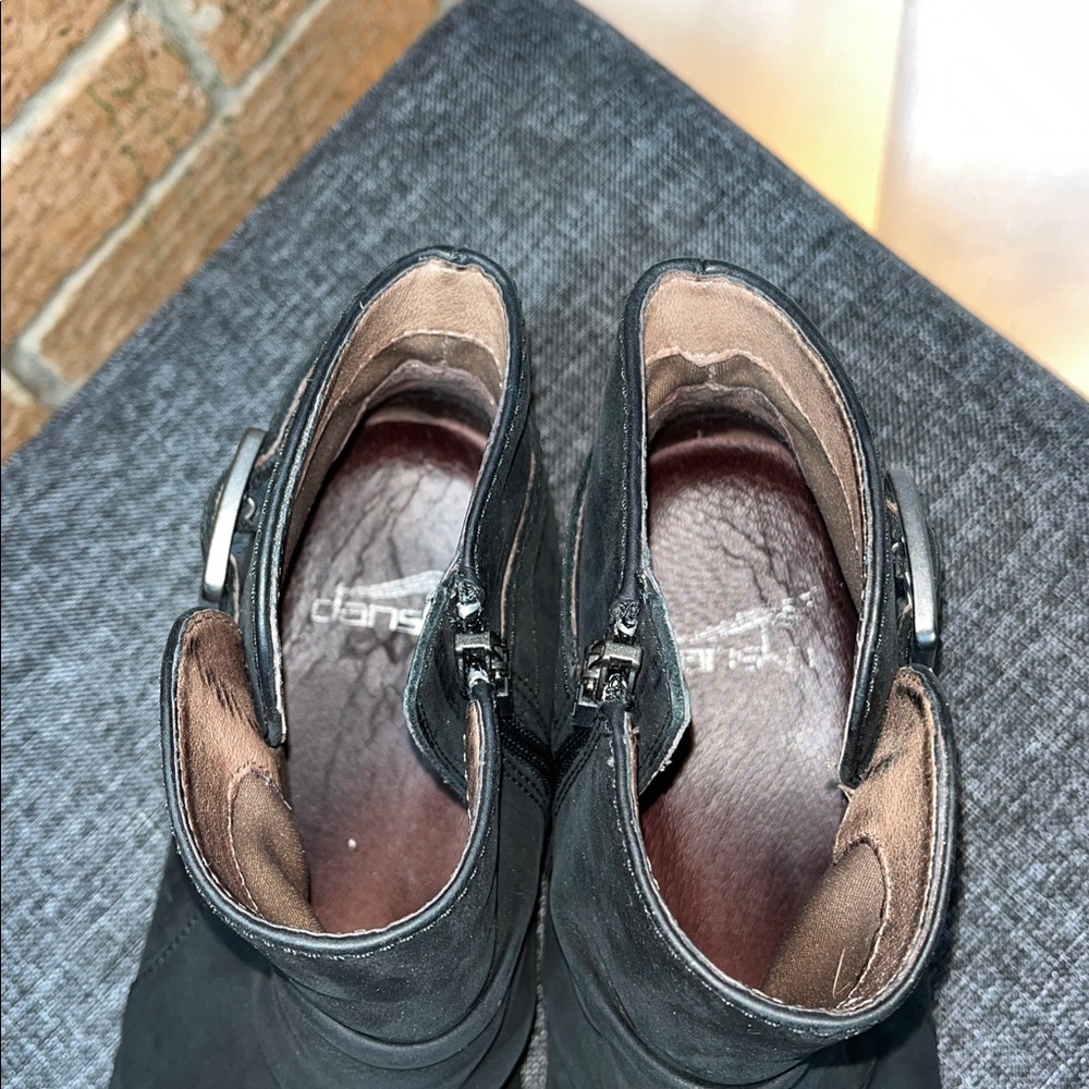 Dansko Lia Black Nubuck Ankle Boots Hidden Wedge Comfort Booties EU 39 8.5 - Picture 7 of 9